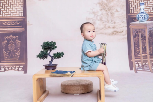 柳林宝宝眼睛肿是什么原因