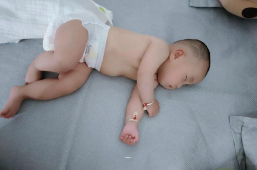 柳林宝宝总是摇头怎么回事